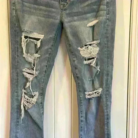 American Eagle Super Hi- Rise Jeans - Picture 2 of 13